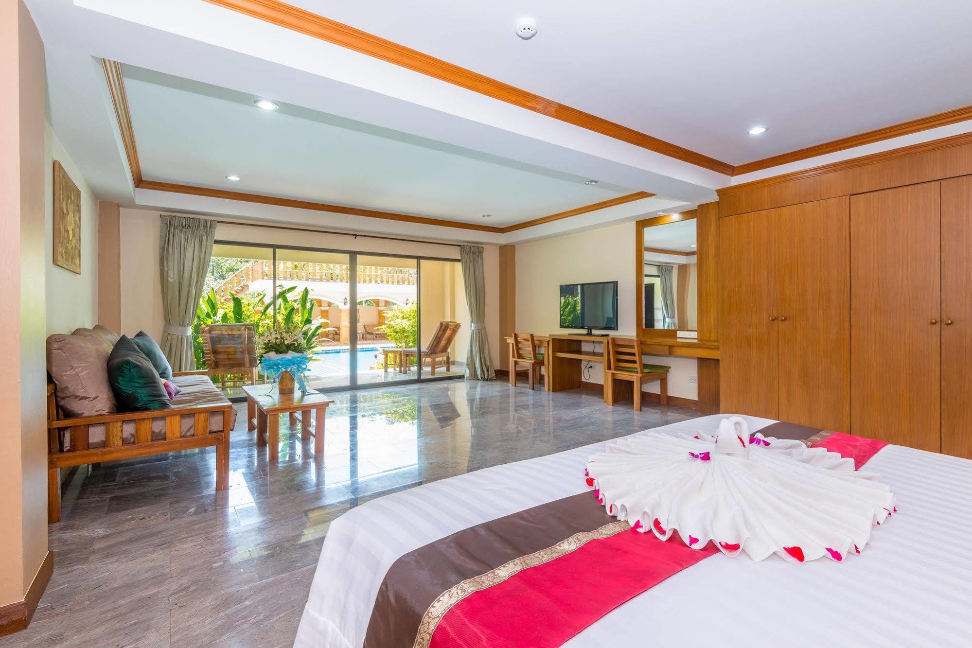 The Windmill Phuket Hotel Rawai Exterior foto