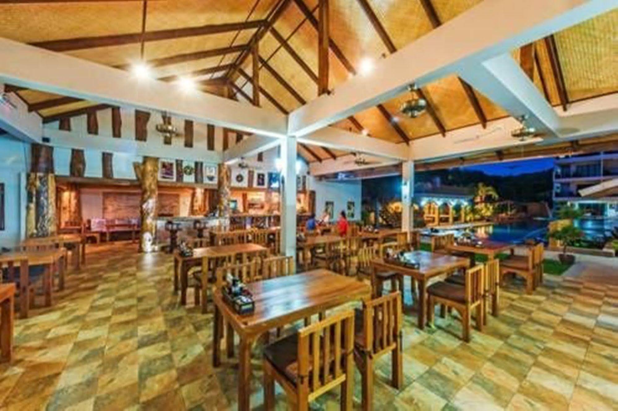 The Windmill Phuket Hotel Rawai Exterior foto