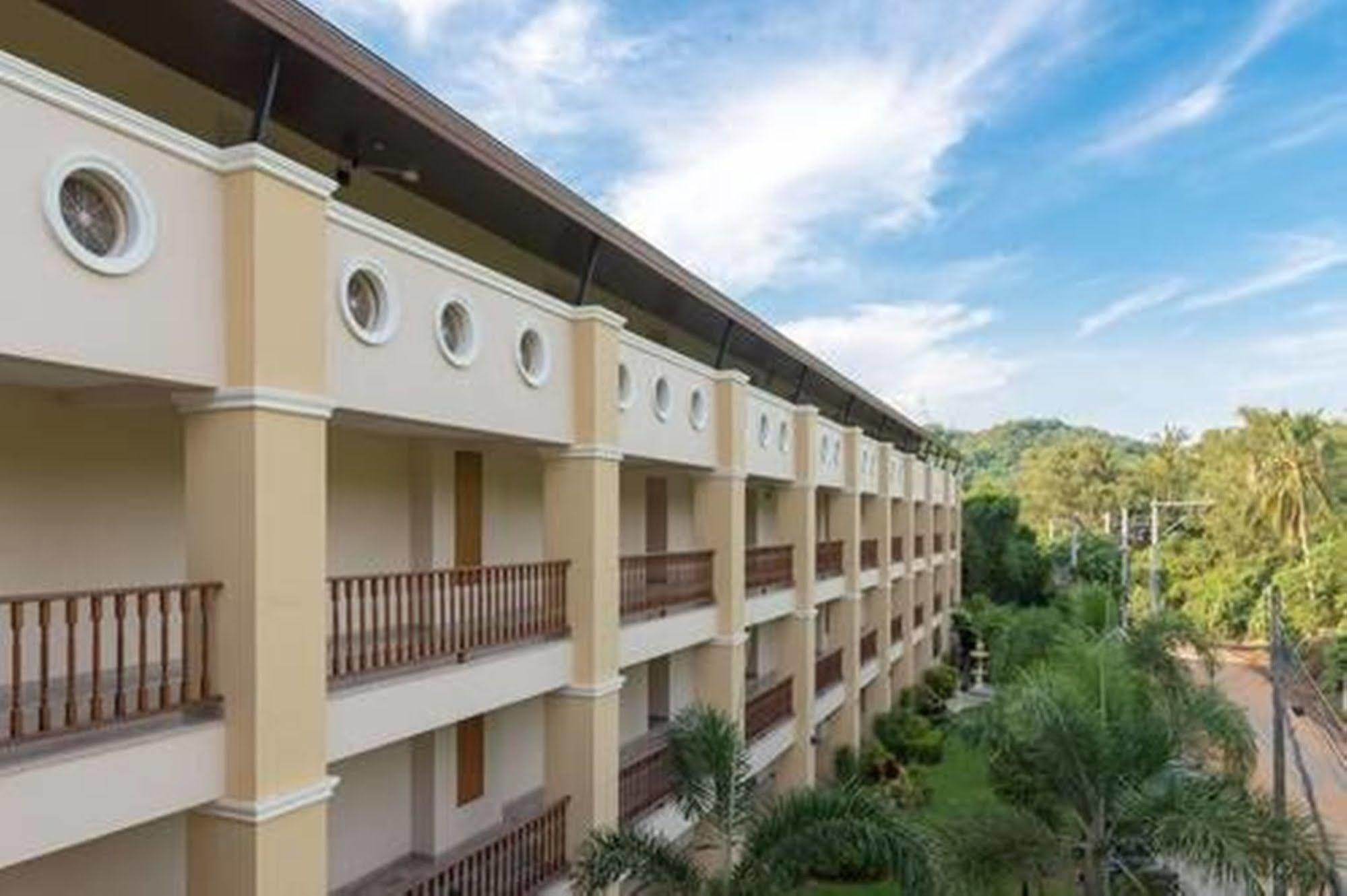 The Windmill Phuket Hotel Rawai Exterior foto